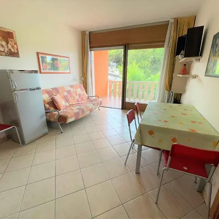 In 42842 Apartment *